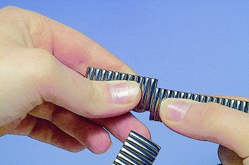 Как укоротить браслет-резинку